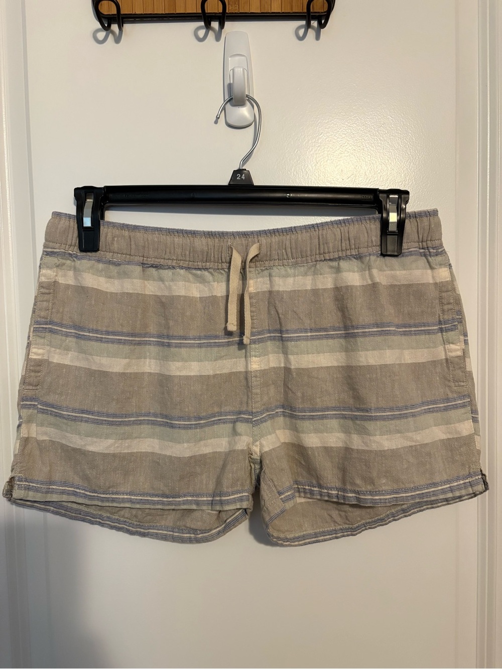 Women’s Casual Striped Linen-Blend Shorts in Beige